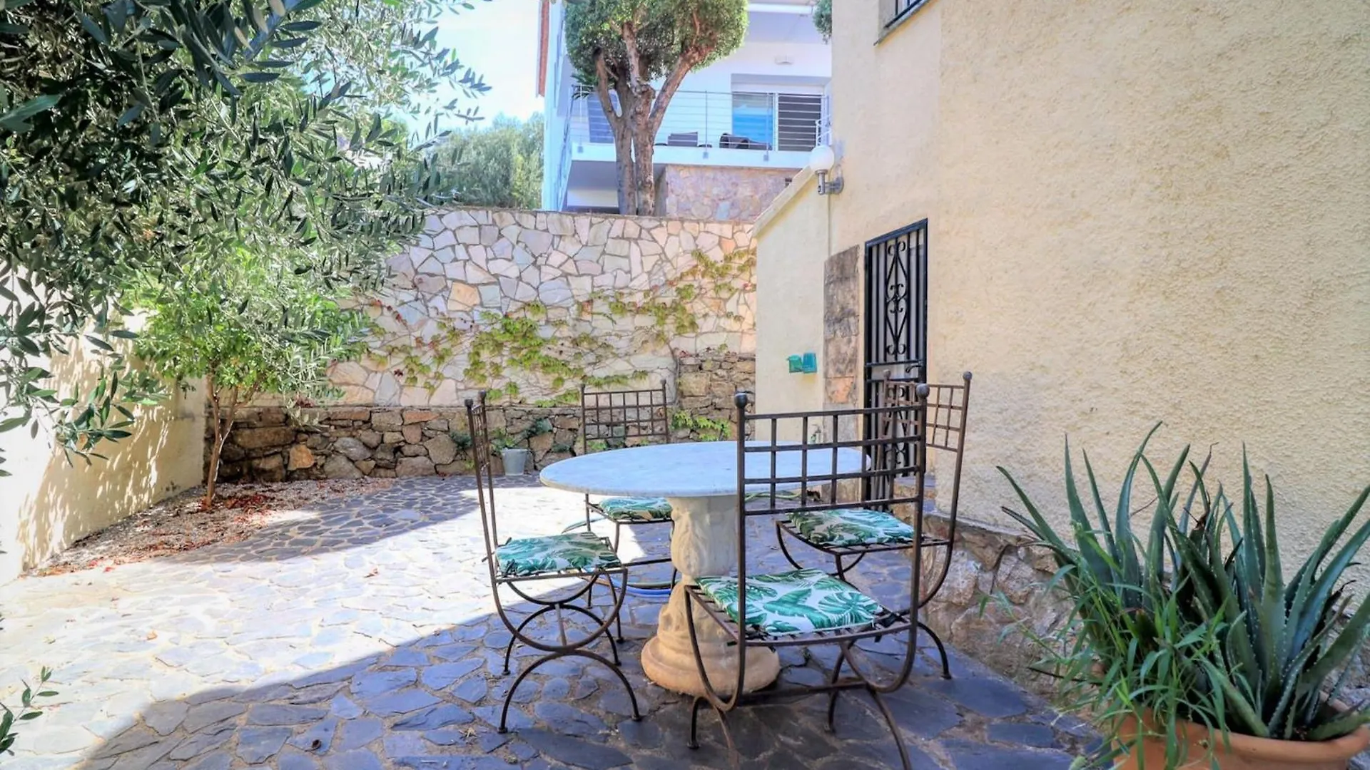 Pretty Apartment With Balcony Roses Casa vacanze