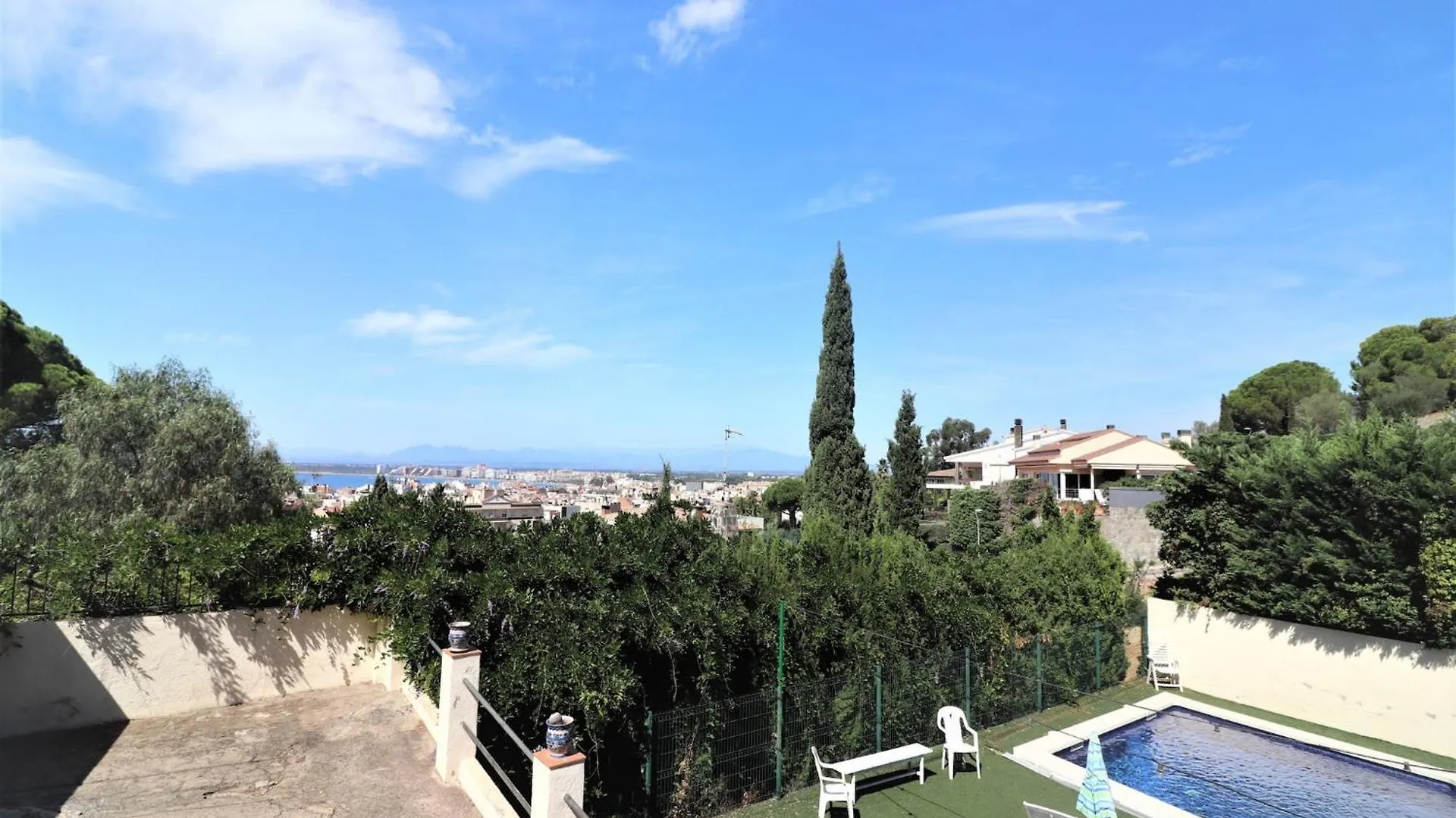 Pretty Apartment With Balcony Roses Espagne