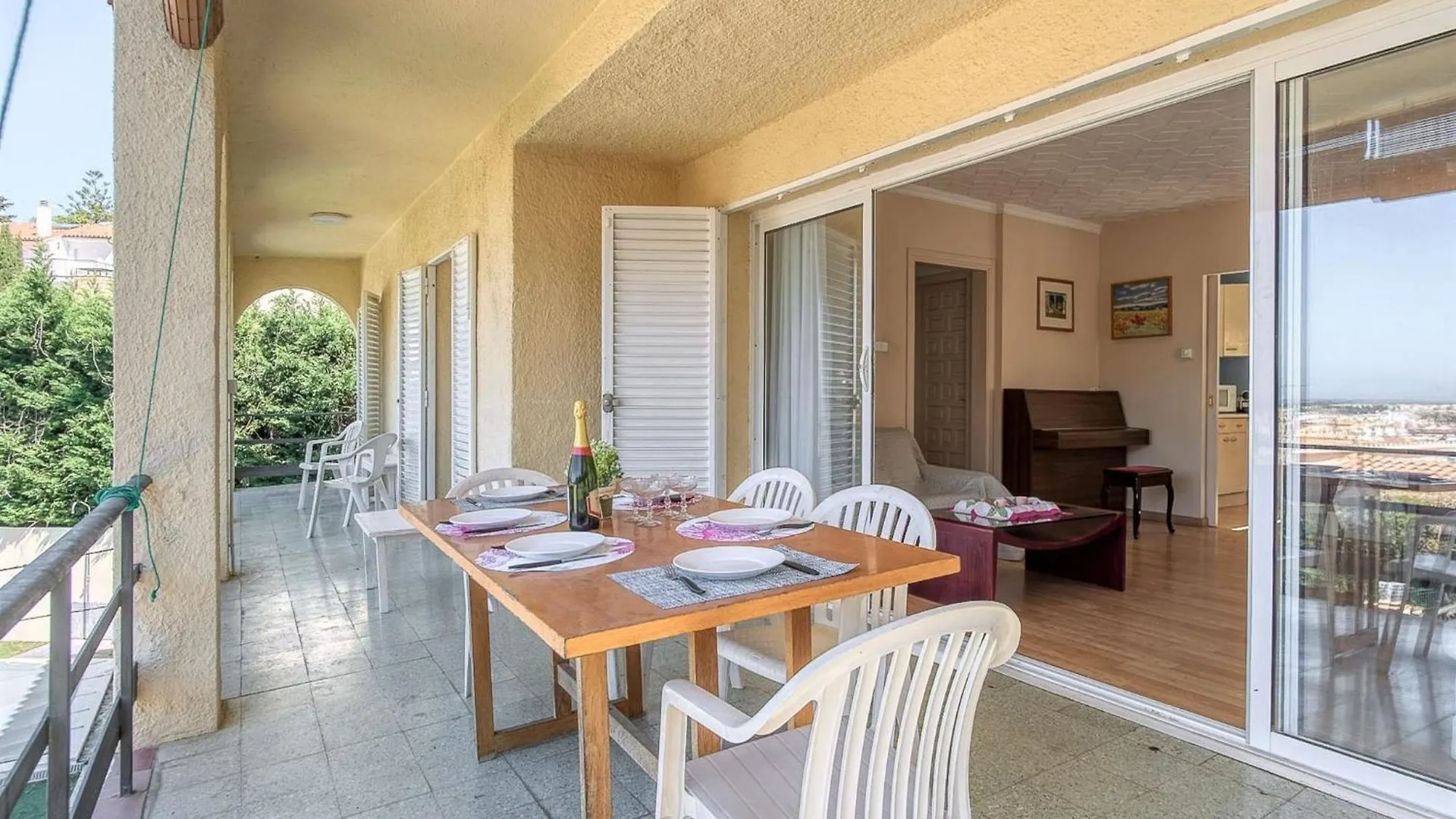 Casa vacanze Pretty Apartment With Balcony Roses
